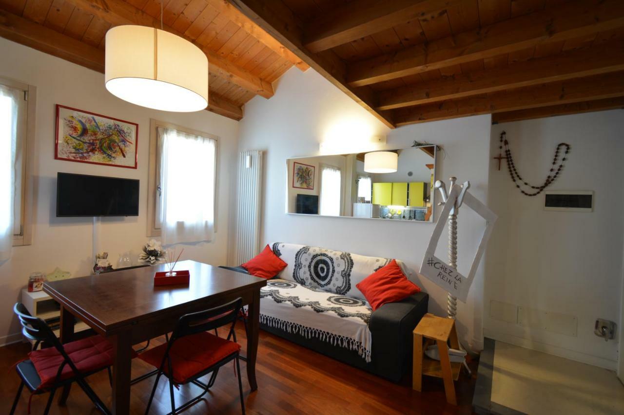 Casa Vacanze Chez La Reine - Holiday Home Vicenza Eksteriør billede